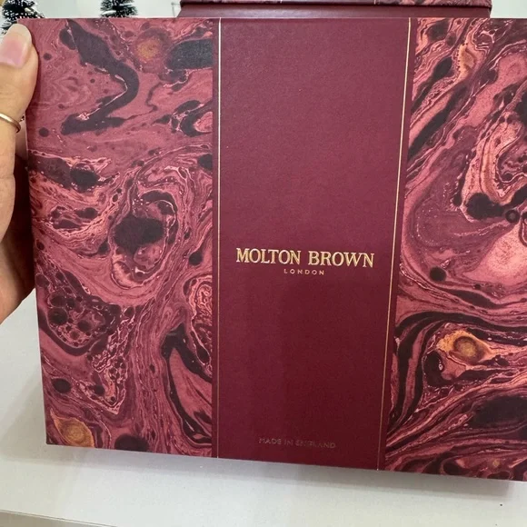 Molton Brown Body Wash Trio - Green, Purple, Pink - Picture 8 of 9